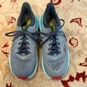 Used Men’s Hoka Clifton 7